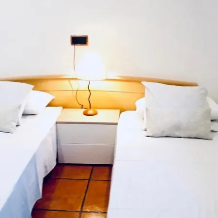 Chalet Singular En Con Piscina Privada Miami Playa