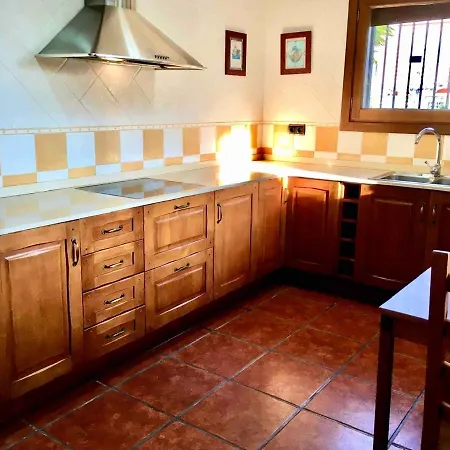 Chalet Singular En Con Piscina Privada Miami Playa
